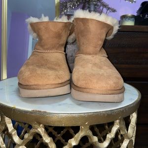 ugg brown bow low rised boots